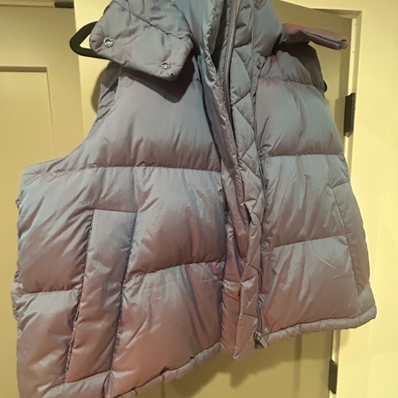 Lululemon Women’s Wunder Puff Cropped Vest | Iridescent Blue | 12 - Picture 2 of 8